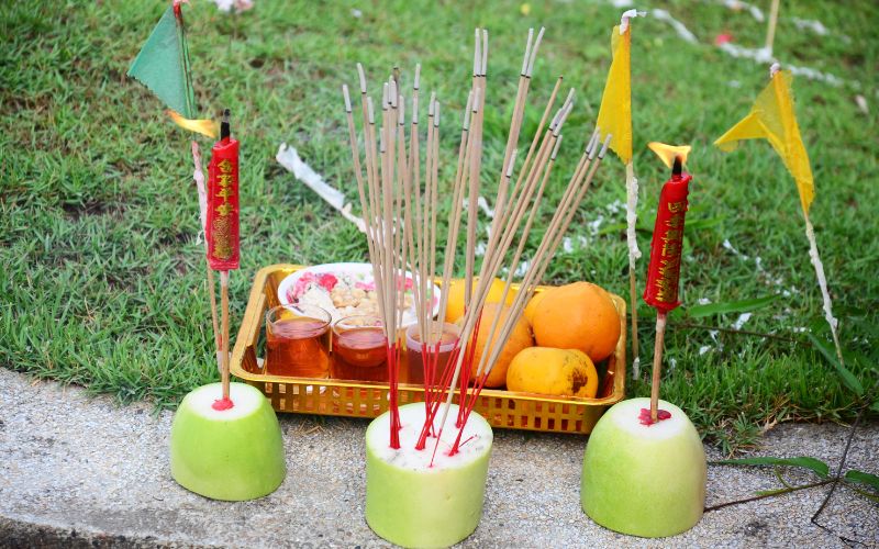 Mơ thấy mộ trẻ em tượng trưng cho quá khứ đau lòng